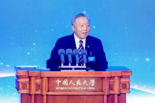 免费配资 人大教授吴晓求: 财务造假企业一退了之不公平
